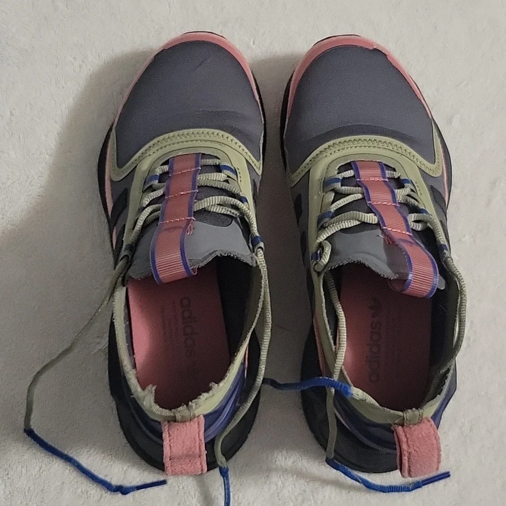 Adidas - Picture 2 of 3